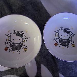 Hello kitty Halloween bowls set new